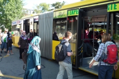 Das Postauto wartet auf uns